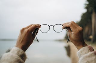 Yeux et vieillissement : vision, iris et alimentation