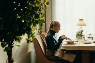 Dénutrition de la personne âgée : signes et solutions